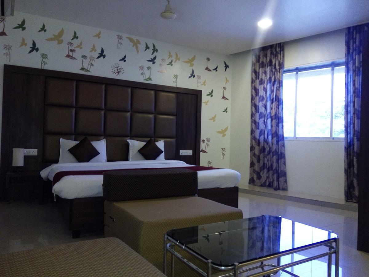Hotel Veer Residency Panvel Exteriör bild