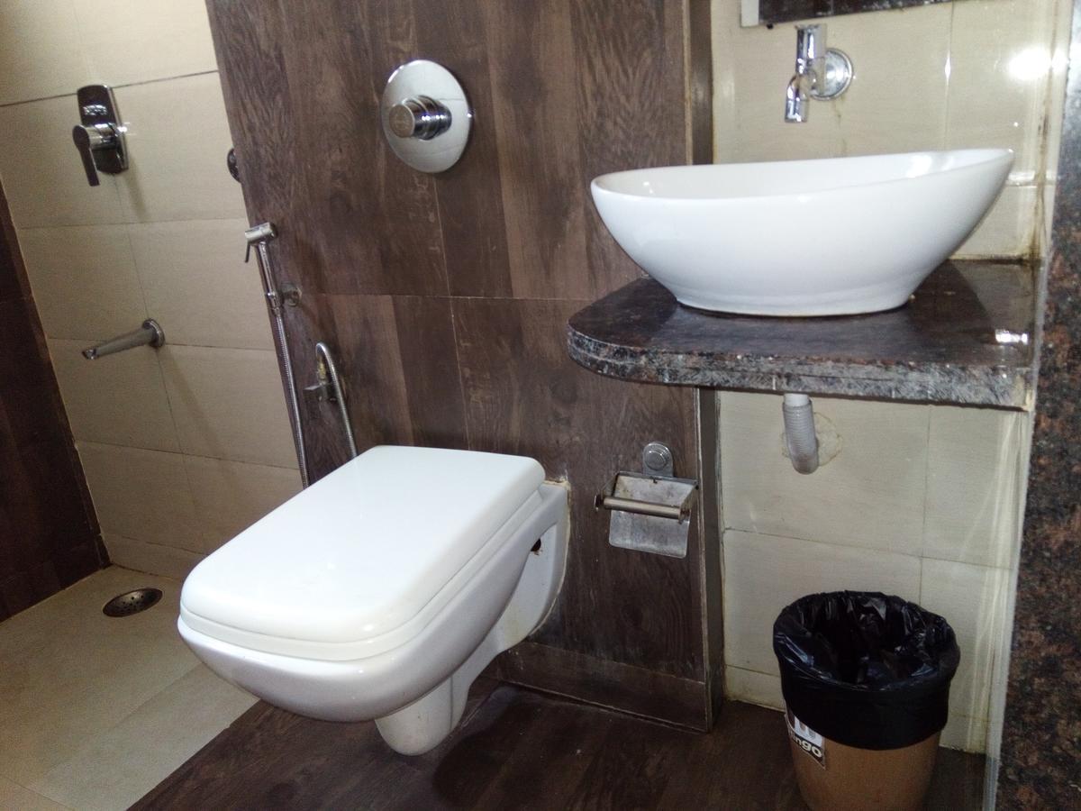 Hotel Veer Residency Panvel Exteriör bild