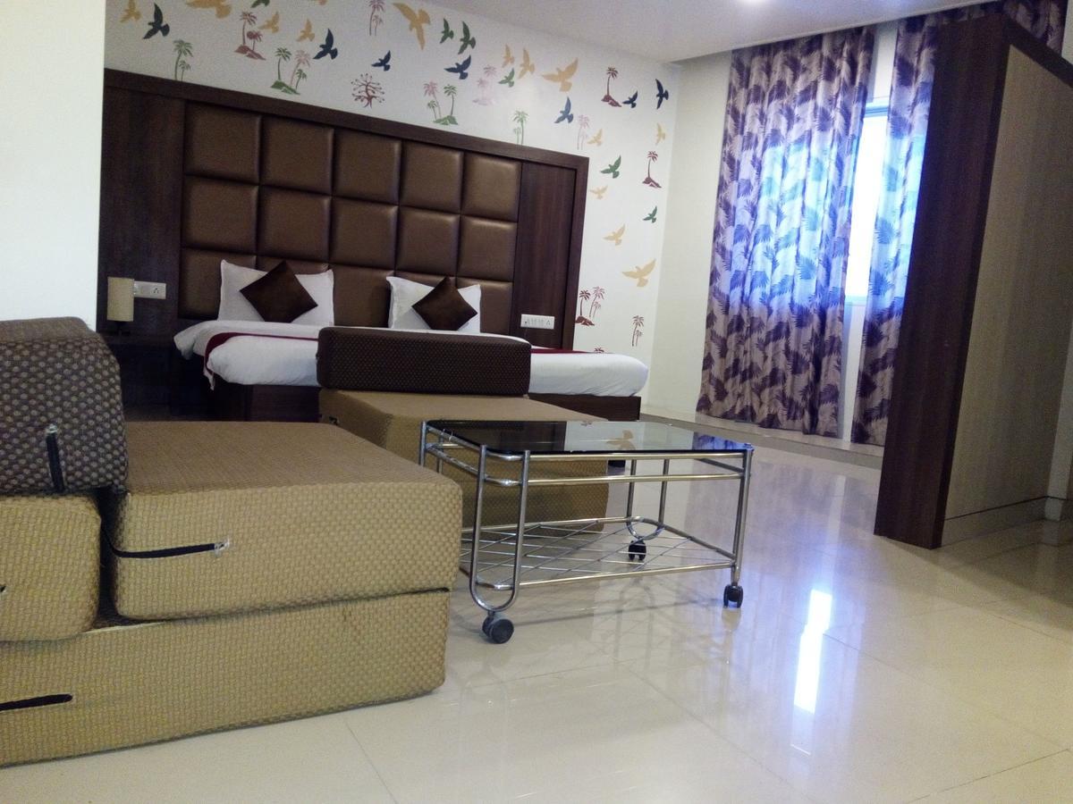 Hotel Veer Residency Panvel Exteriör bild