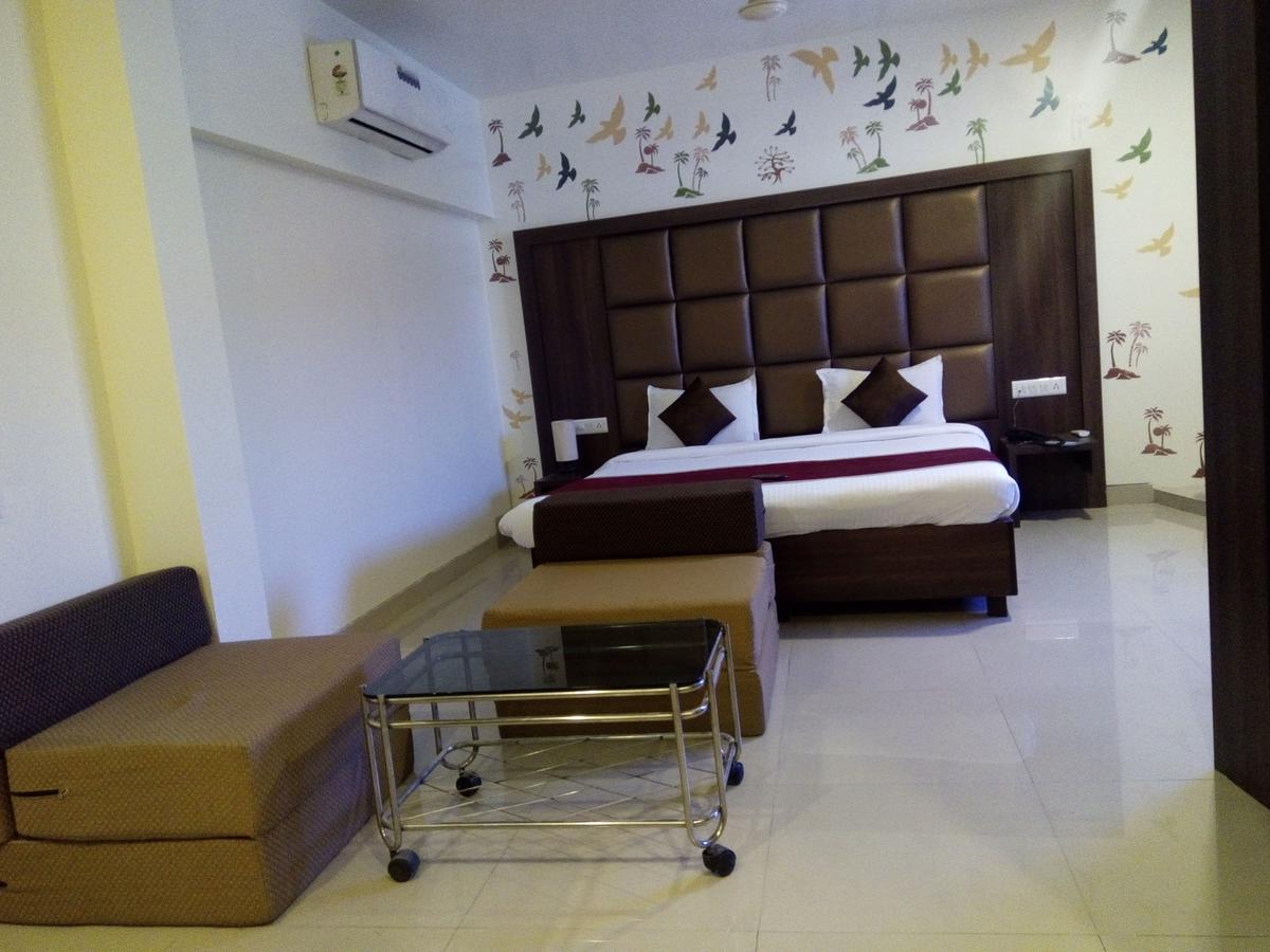 Hotel Veer Residency Panvel Exteriör bild