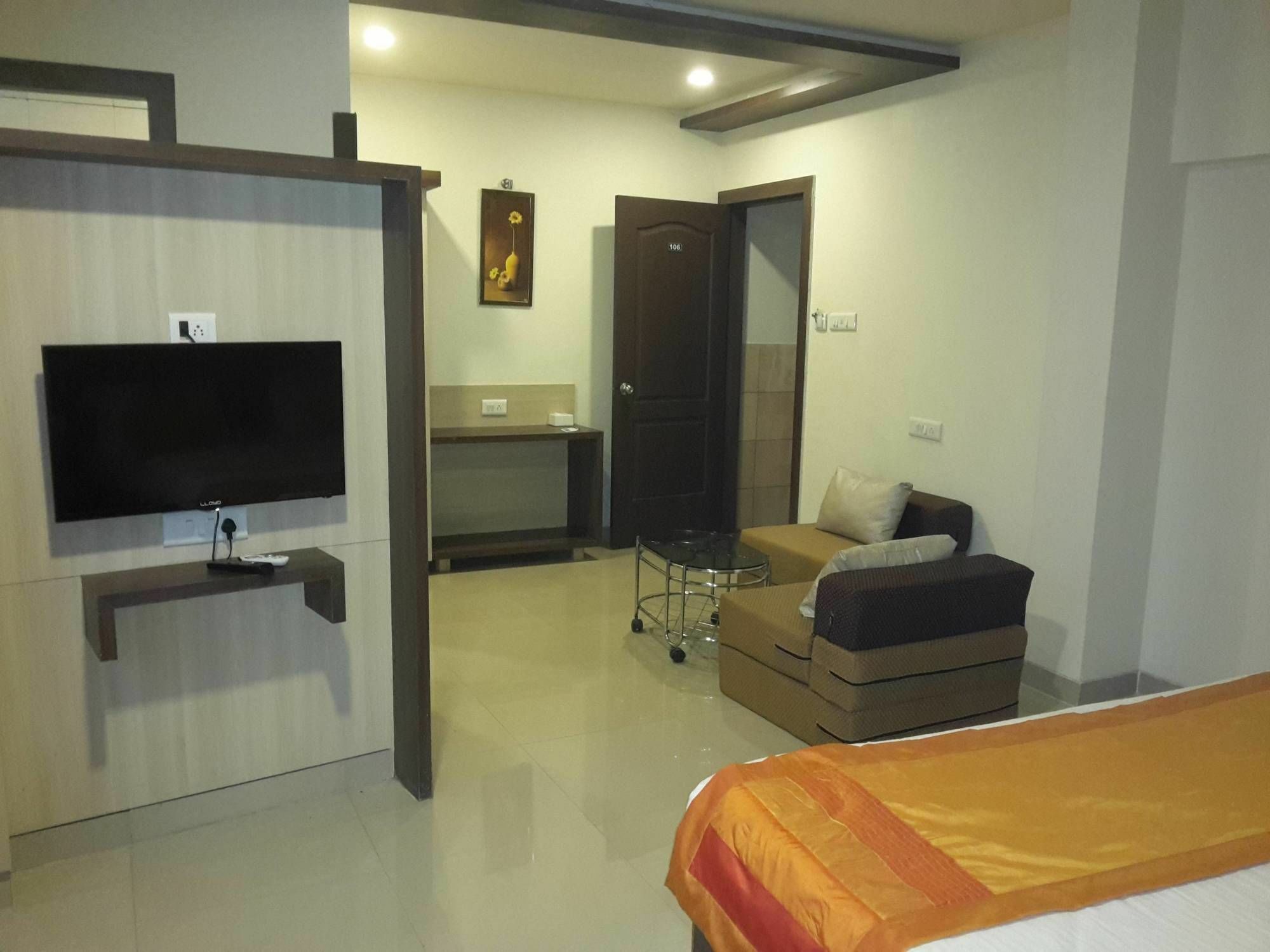 Hotel Veer Residency Panvel Exteriör bild